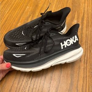 Hoka Clifton 9 Women’s Size 9